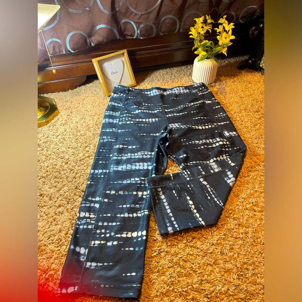 💙 AVIA Blue on blue Capri Leggings size:XL (16-18) Maximum Stretch Gently Worn